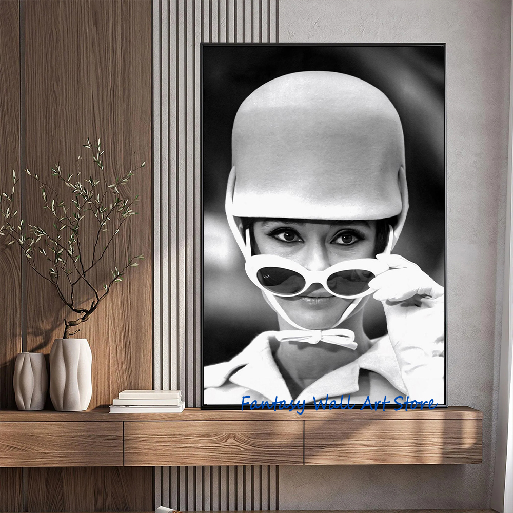 Audrey Hepburn Photography Ret - Luxury Lifestyle Japan incelemesi ve fiyatı